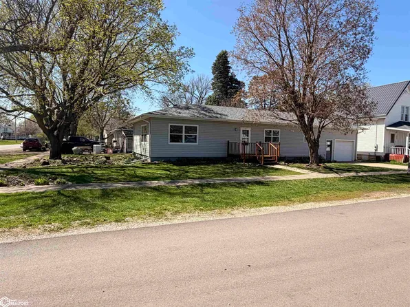 107 11th St S, Northwood, IA 50459