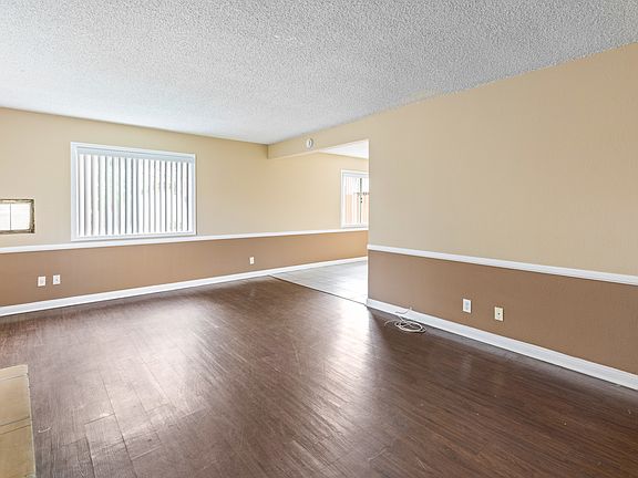 3rd image of 15431 Van Buren St #15439