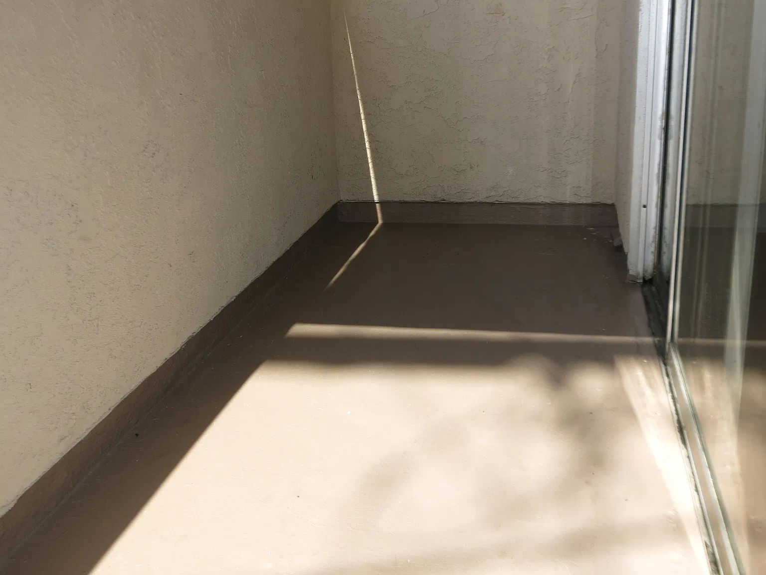 2 bed, 1000 sqft, $3,350 — Photo 3