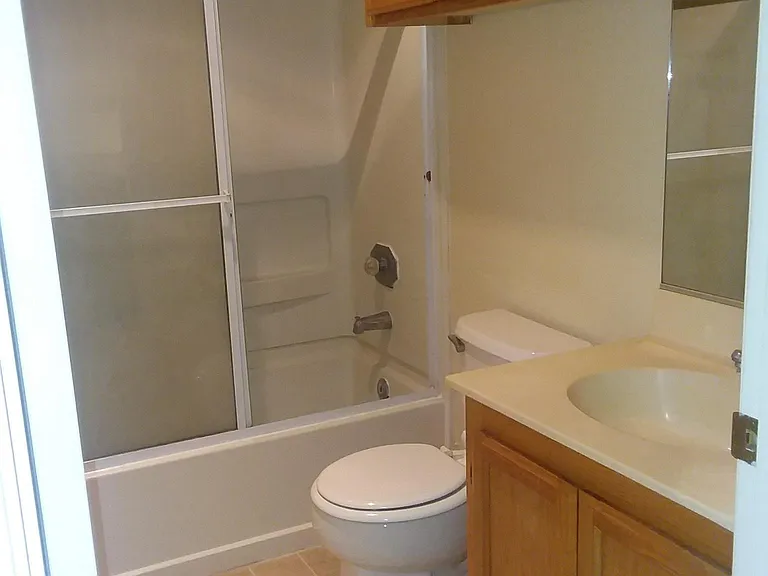 516 Center St #101 — Photo 8