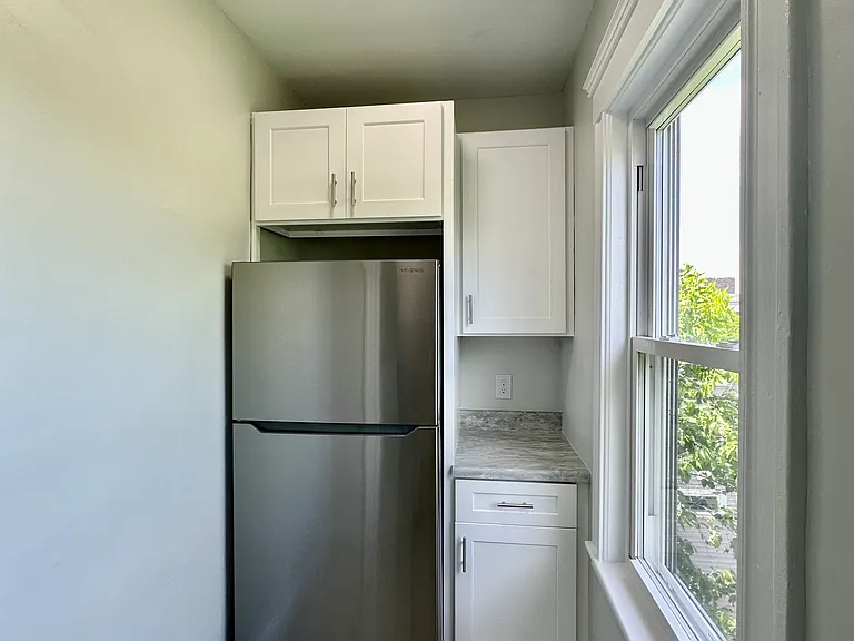 52 Alaric St #3 — Photo 7