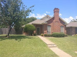 5601 Cancun Dr, North Richland Hills, TX 76180