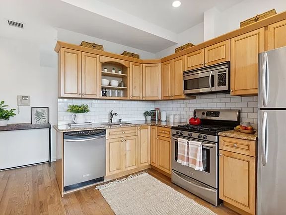 5th image of 362 Eastern Pkwy APT 4B