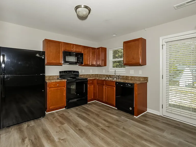 2728 Maybrook Crossing Dr — Photo 9