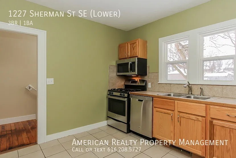 3 bed, 1050 sqft, $1,850 — Photo 3