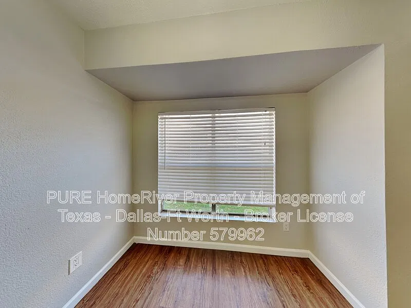 3 bed, 2.0 bath, 1350 sqft, $1,899 — Photo 4