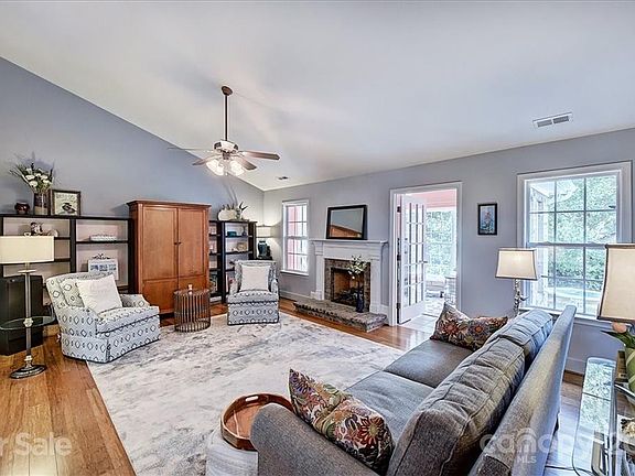 5th image of 856 Treva Anne Dr