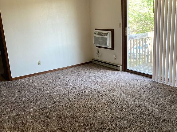 3rd image of 4424 Eastridge Dr #14