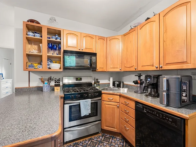 51 Creighton St #1 — Photo 14