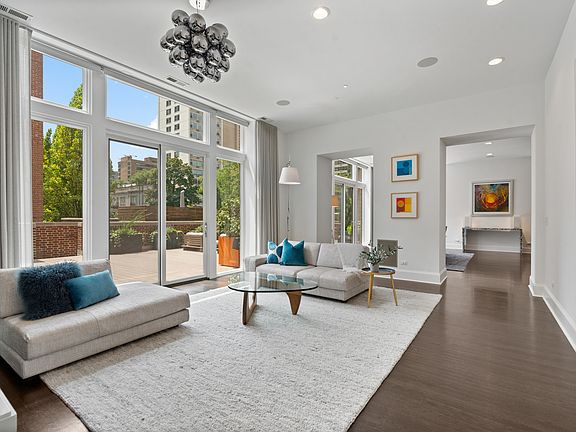 3rd image of 3030 N Lake Shore Dr #202
