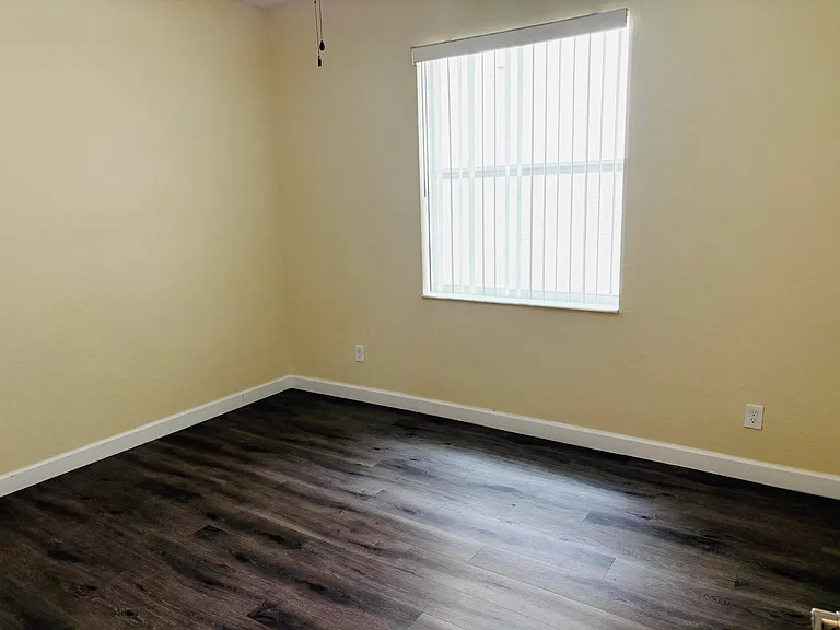 12512 NW Stanis Ln — Photo 8