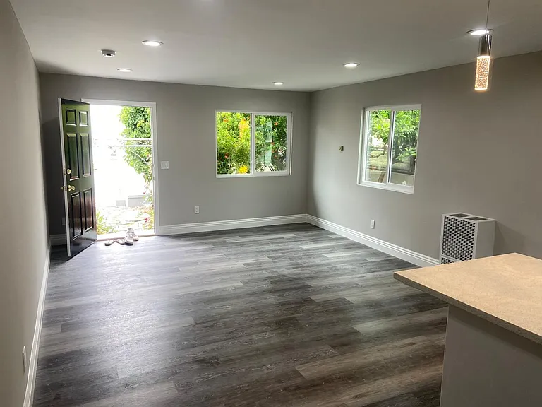 822 N Ridgewood Pl #BACK — Photo 5