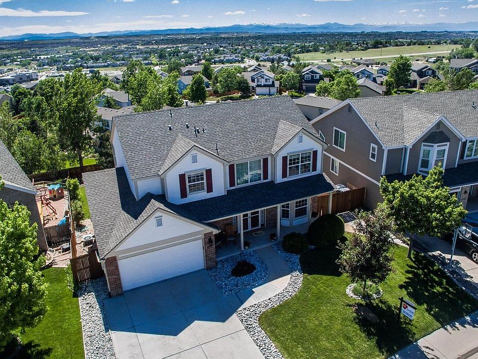 Unbeatable cul-de-sac location with stunning views.