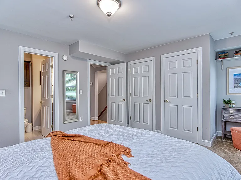 2272 S Garfield St — Photo 33