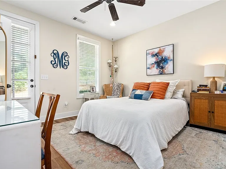 868 Twin Forks Ave #5 — Photo 9
