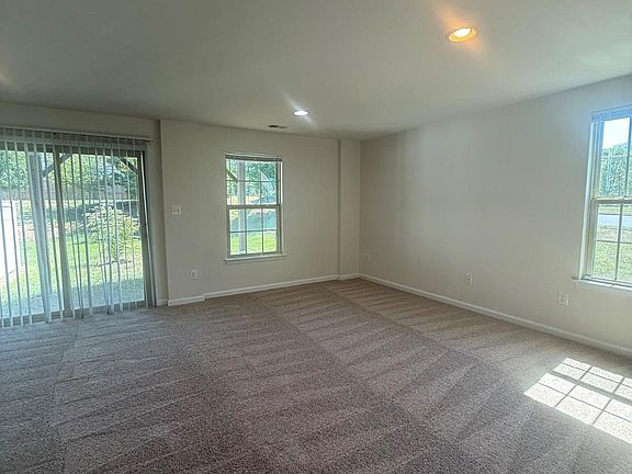 3rd image of 100 Brenton Rd #1
