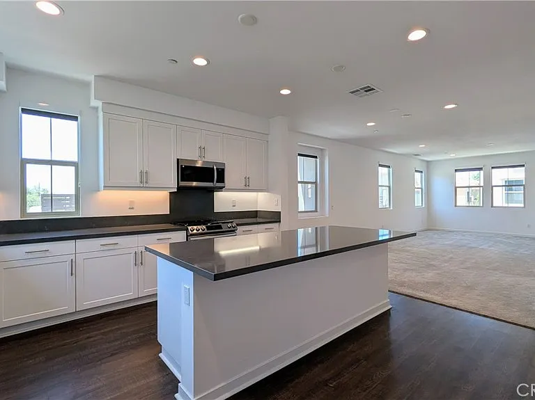 231 Babson Ct — Photo 10