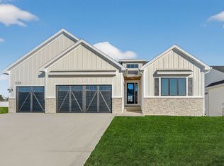 225 NW Woodmoor Dr, Waukee, IA 50263