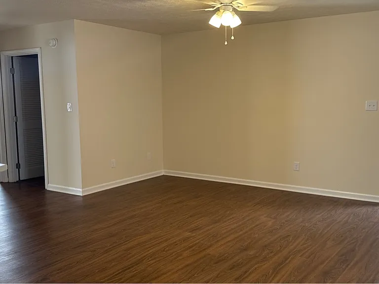 1618 McIntosh St #D — Photo 3