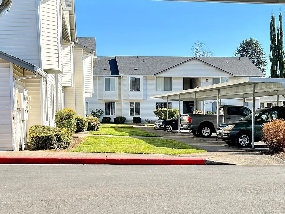 5075-5105 10th Ave NE