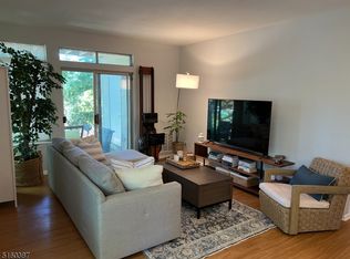 27 Wescott Rd, Bedminster, NJ 07921