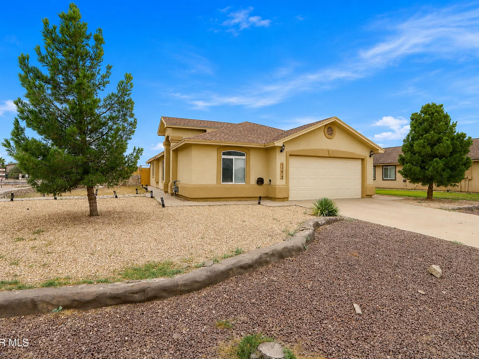 4 bed, 2.0 bath, 1448 sqft, $1,700 — Photo 2
