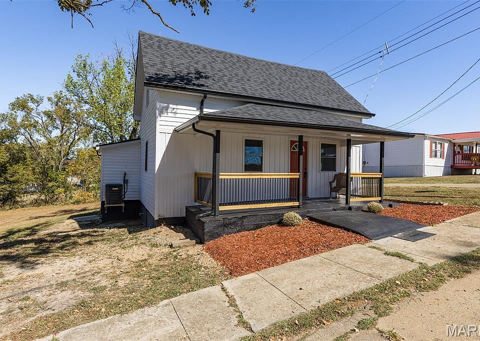 1st image of 304 Ash St