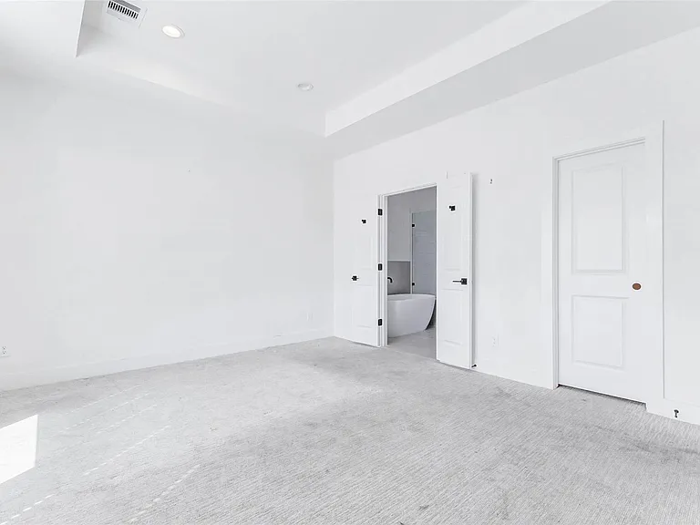 334 Eastwood St — Photo 32