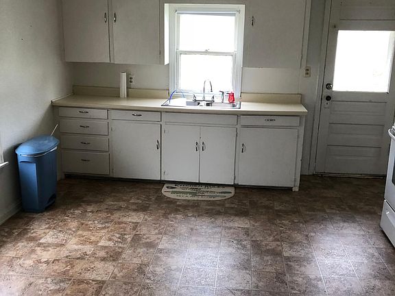 2nd image of 1820 W 6th St
