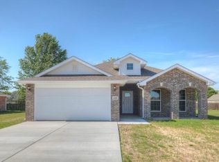 2108 Birdie Ln, Neosho, MO 64850
