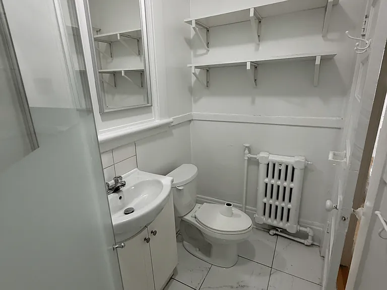 38 Monk St — Photo 17