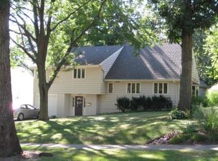677 Duane St, Glen Ellyn, IL 60137