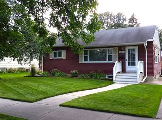 1422 Cherry St, Grand Forks, ND 58201