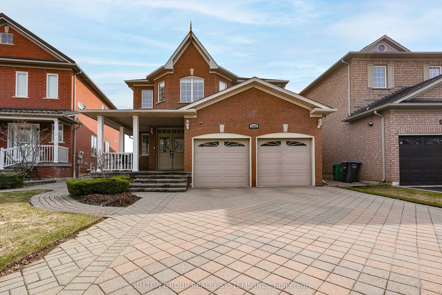 1382 Avon Dr photo 1