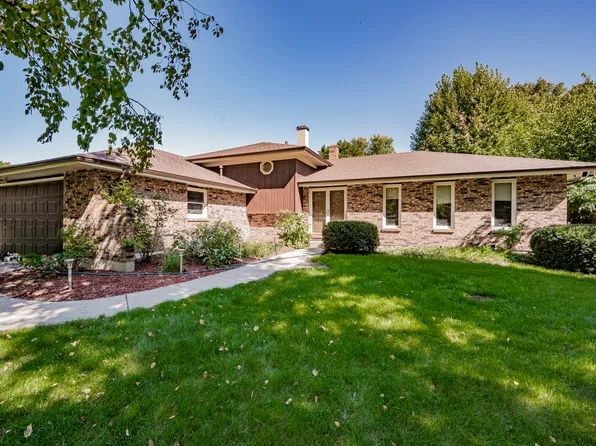 11S621 Webster Ln, Naperville, IL 60564