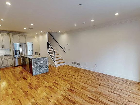 3rd image of 1440 N Franklin St Unit B