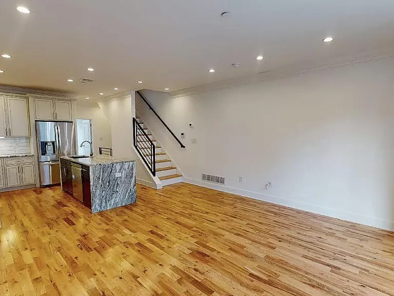 1440 N Franklin St #B — Photo 3