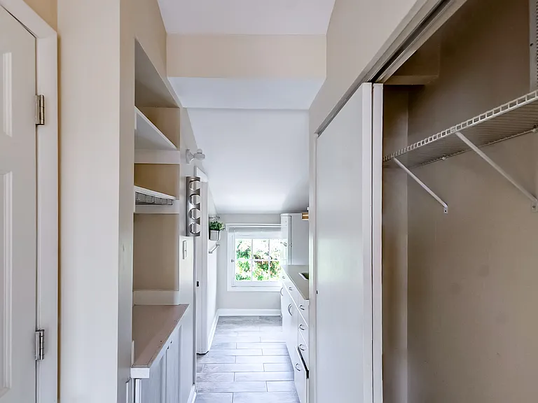 13 E Henrietta St — Photo 11