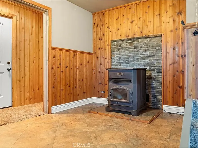 1809 Pioneer Way — Photo 24