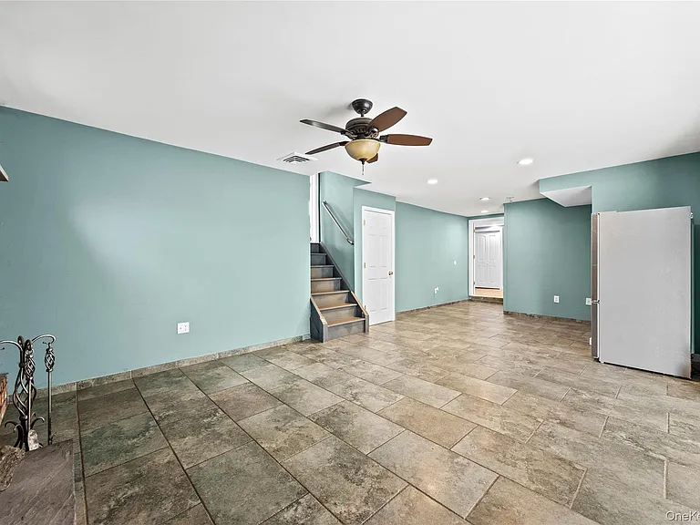 44 Bruce Ln — Photo 22