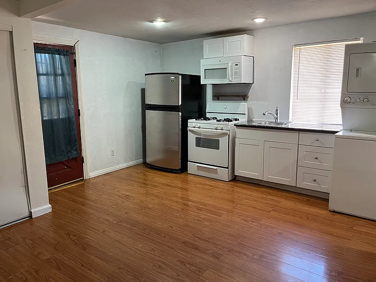 32940 Maiden Ln #C — Photo 10