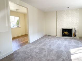 Downtown Campbell 1 Bedroom Unit! Great Location and Amenities!, Campbell, CA 95008
