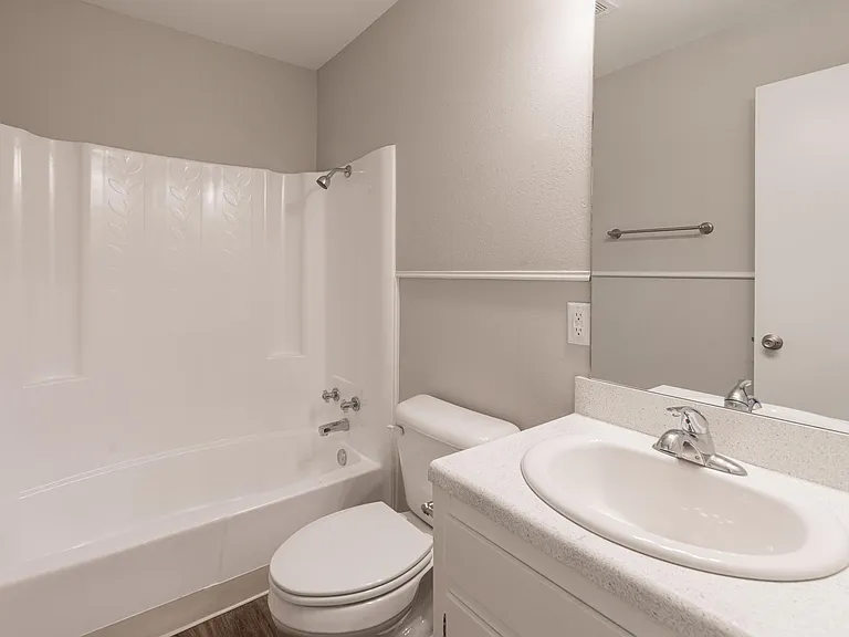 1325 Robins St #6 — Photo 12