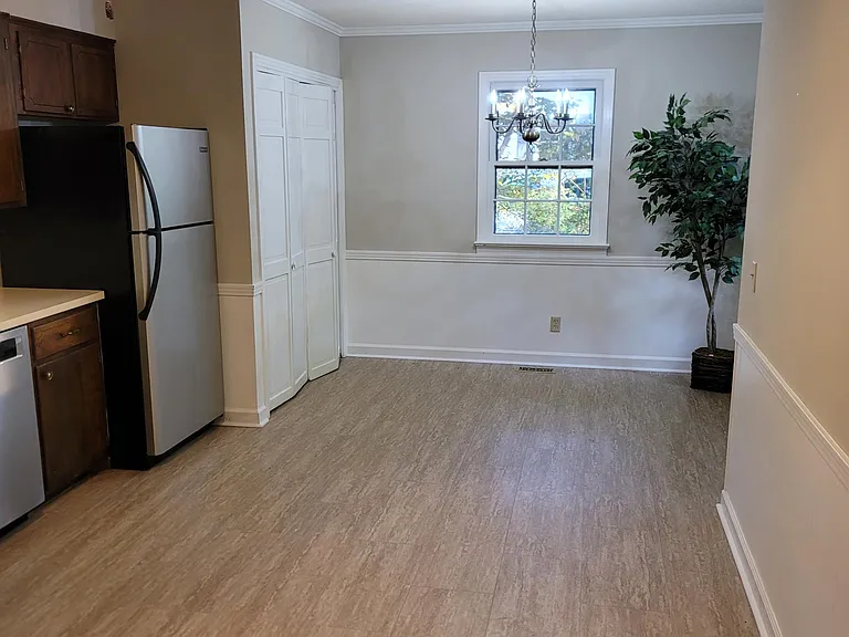 2628 Bellaire Dr — Photo 11