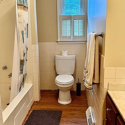 5th image of 894 Riverview Dr