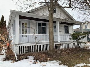 732 S 19th St, Manitowoc, WI 54220