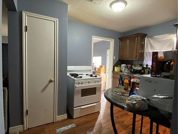 3rd image of 770 Pennington Dr