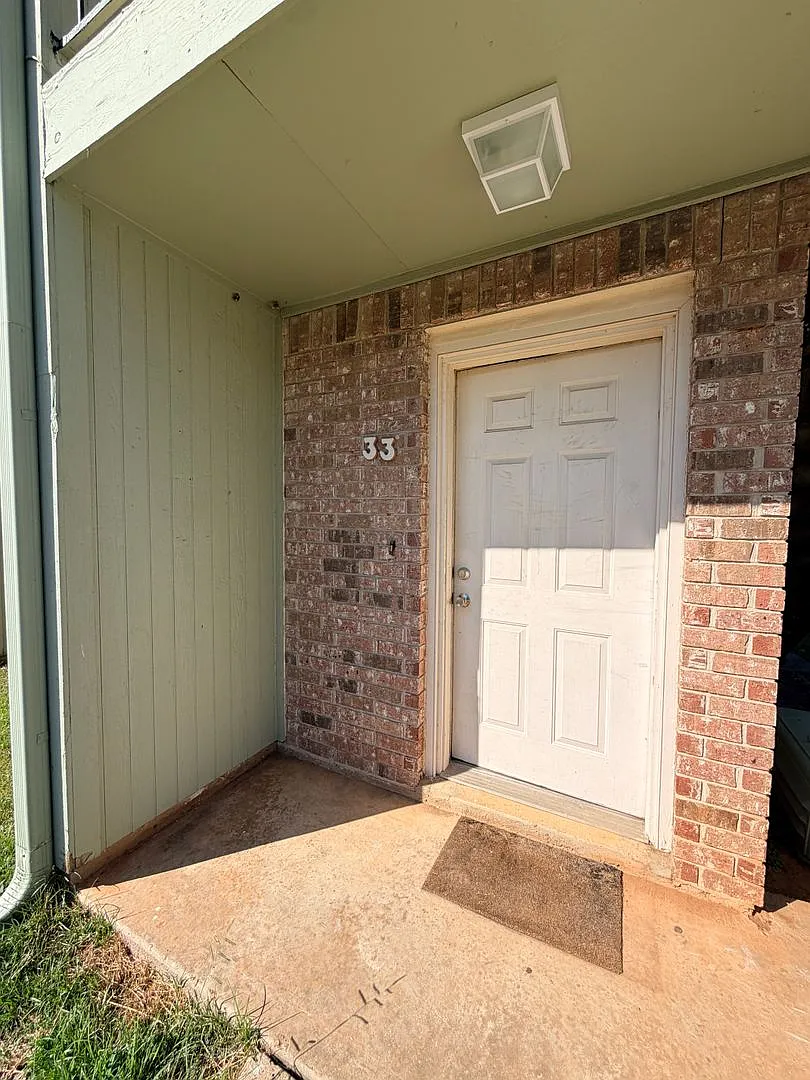 Remodeled and ready for tenant... — Photo 2