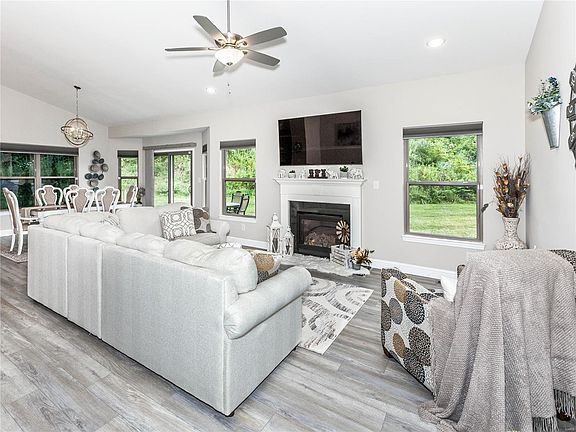 5th image of 920 Half Moon Ln