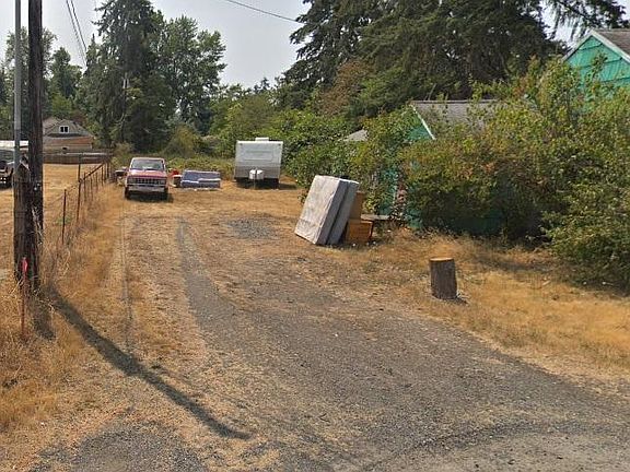2nd image of 406 136th St E